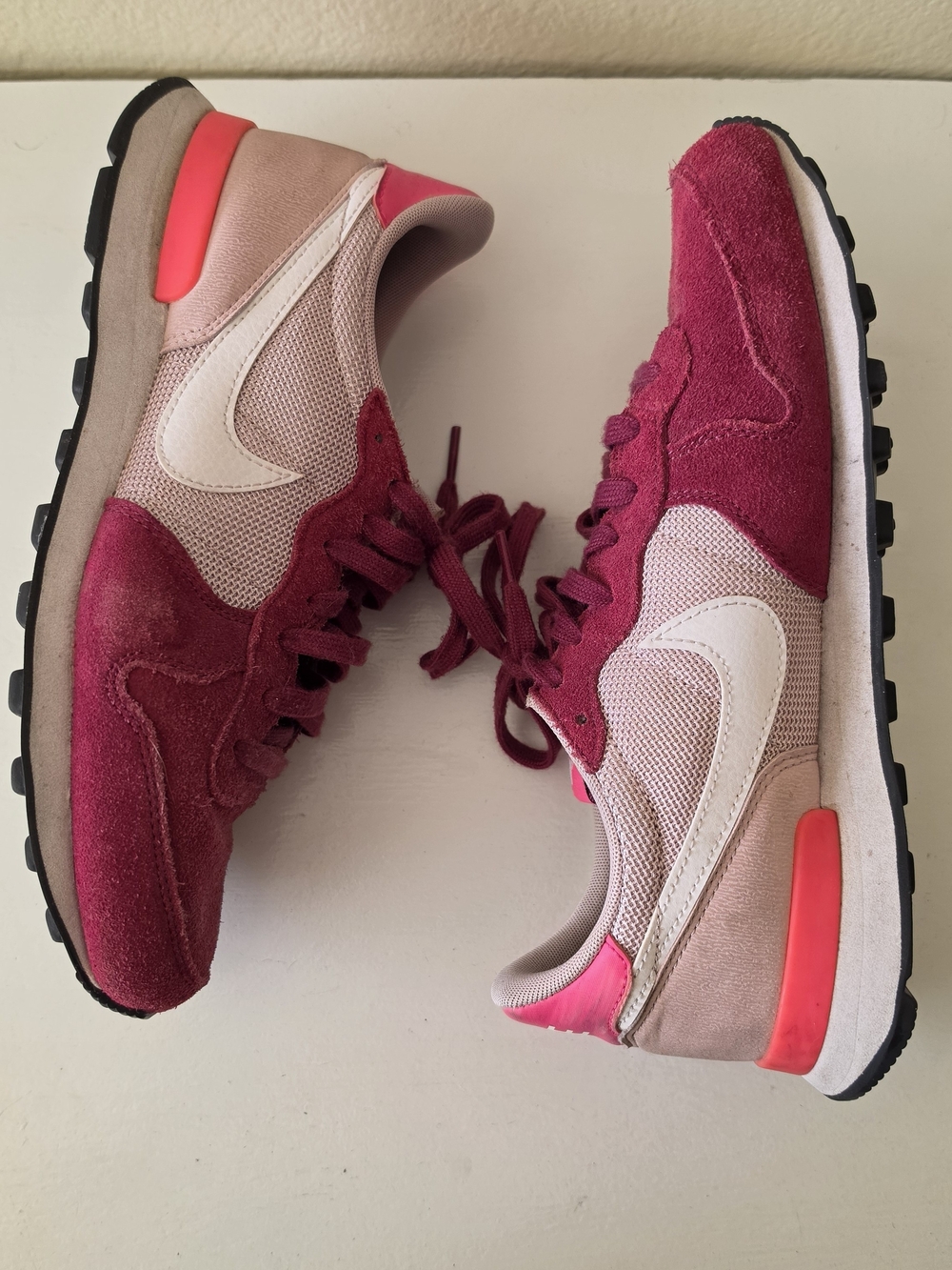 Nike Women’s Pink Suede Internationilist Sneakers